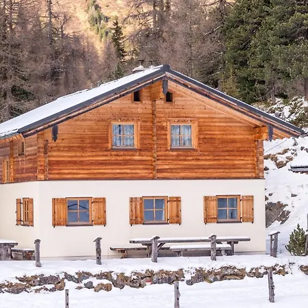 Neuhofalm Mit Sauna Und Hobbyraum Dağ evi *