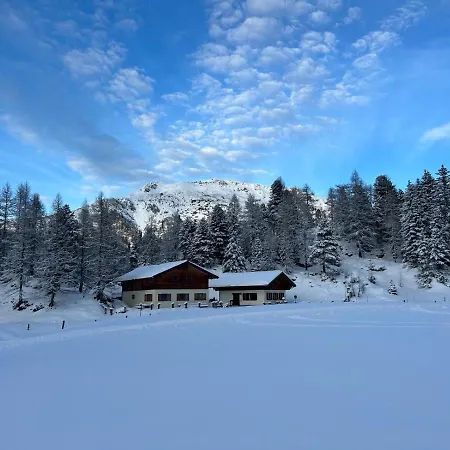 Neuhofalm Mit Sauna Und Hobbyraum Alpehytte